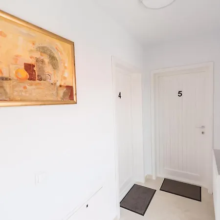 Casa Botar Vendeghaz Bed & Breakfast *
